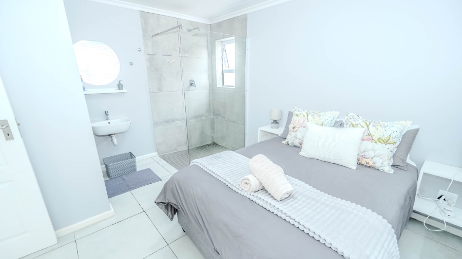 2 Bedroom Property for Sale in Pearly Beach Western Cape